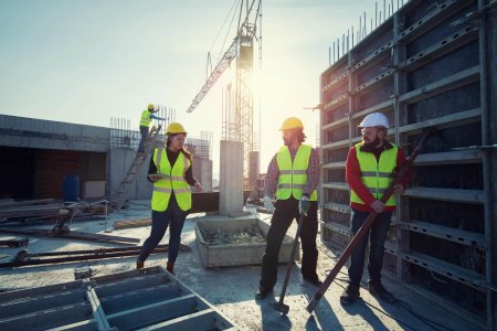 Три строителя