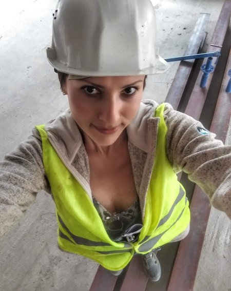 Женщина на стройке