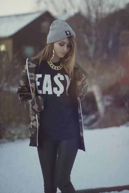 Девушки в swag арте