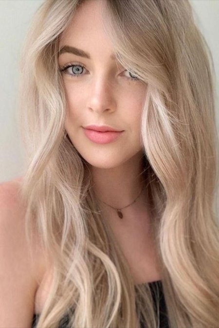 Натуральный белый цвет волос