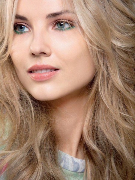 Красивый цвет волос для голубых глаз и светлой кожи