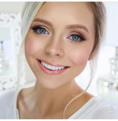 Макияж для блондинок с голубыми глазами и светлой кожей