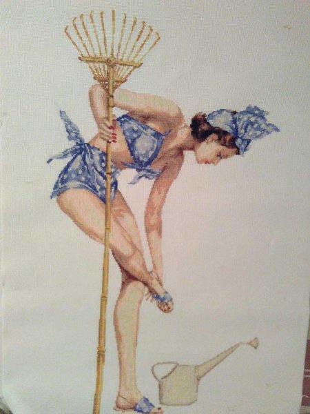 Девушка с лейкой вышивка