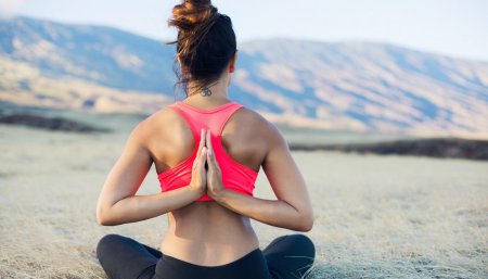 Девушка йог