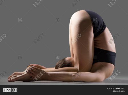 Карнапидасана айенгар