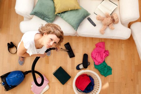 Уставшая домохозяйка