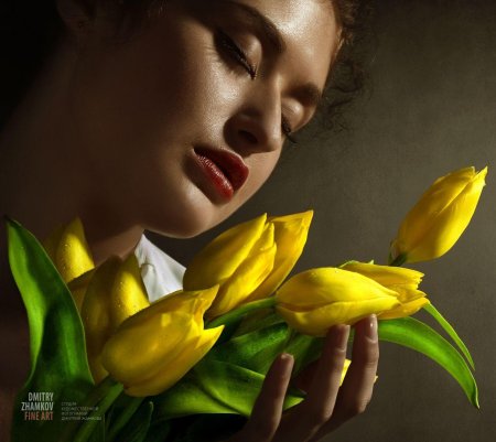 Девушка с тюльпанами