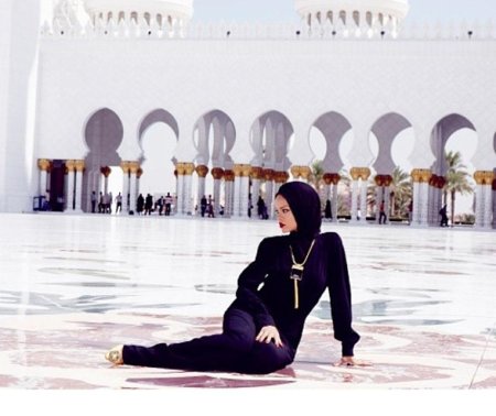 Рианна в мечети абу даби