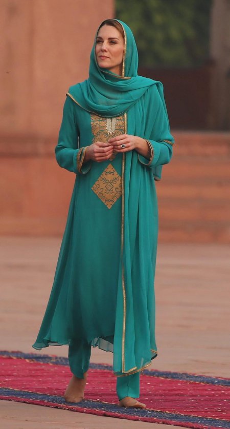 Кейт миддлтон в пакистане наряды