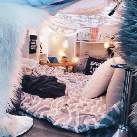 Уютная кровать