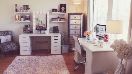 Туалетный столик с рабочей зоной