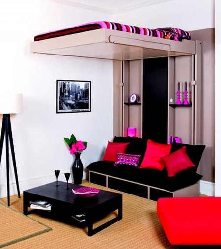 Кровать под потолком