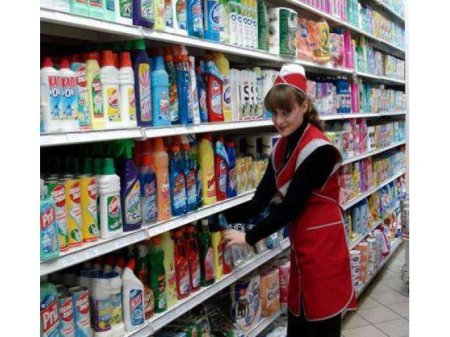 Продавец промышленных товаров