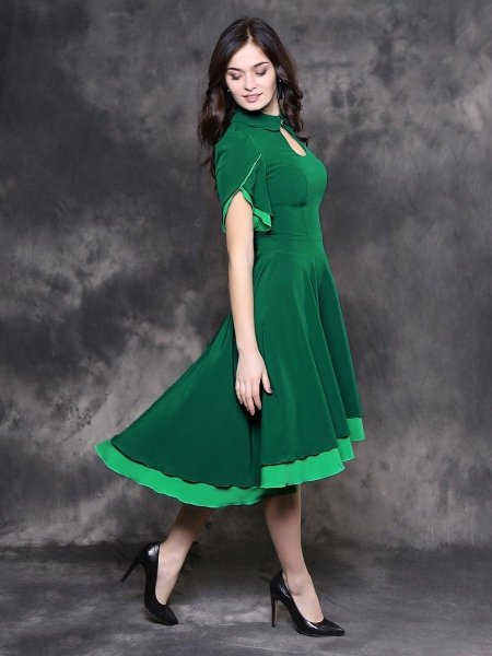 Зеленое платье