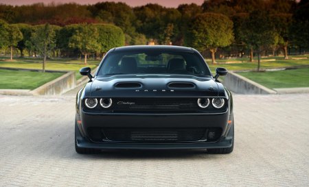 Dodge challenger srt black