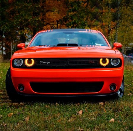 Додж челленджер ангельские глазки