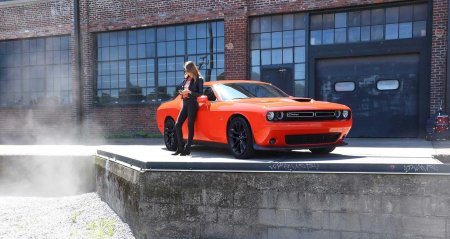 Dodge challenger владелец девушка
