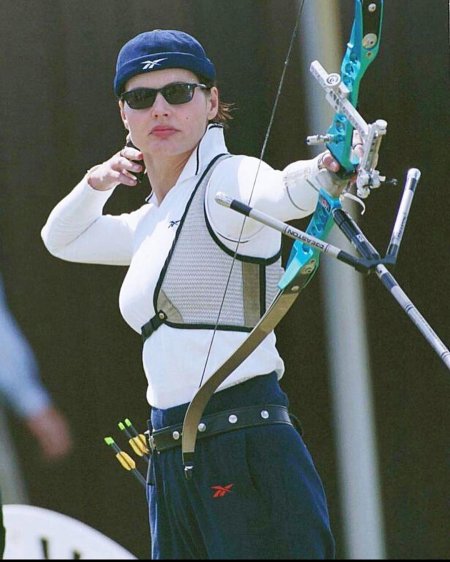 Джина девис стрельба из лука