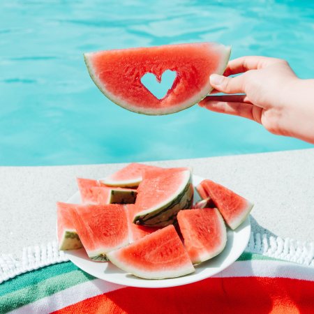 Арбуз на пляже