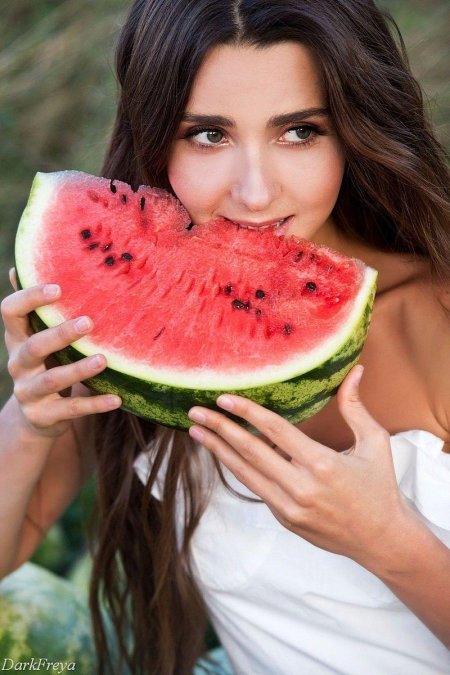 Фотосессия с арбузами девушка