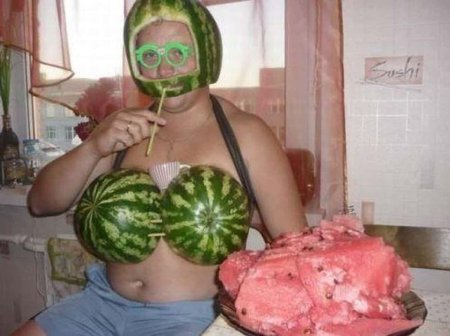 Смешной арбуз