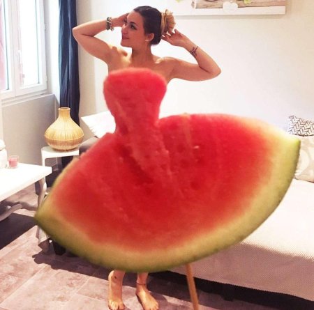 Платье из арбуза