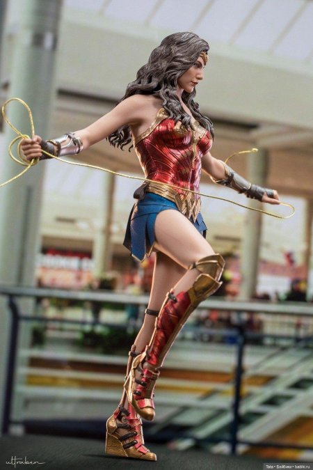 Хот тойс чудо женщина