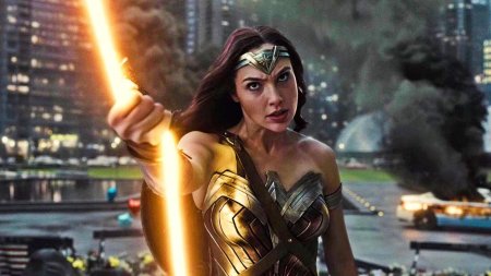 Галь гадот лига справедливости