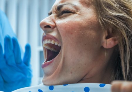 Кричащая роженица