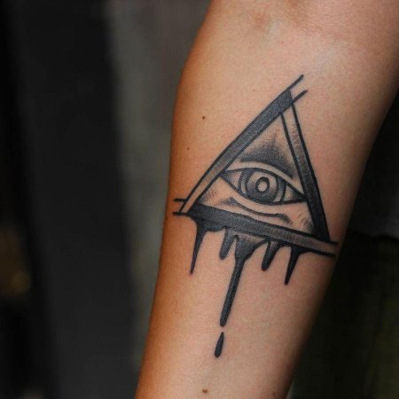 Око иллюминатов тату