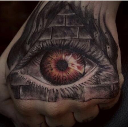 Тату масонский глаз в пирамиде