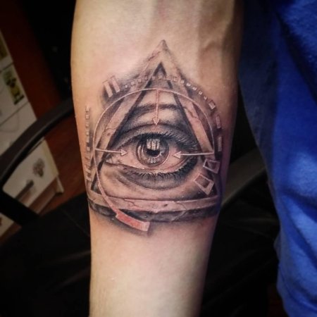 Всевидящее око глаз гора