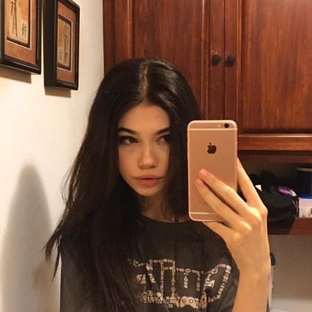 Девушка селфи