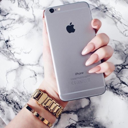 Айфон в руках