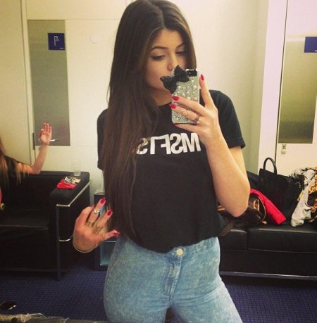 Кайли дженнер селфи