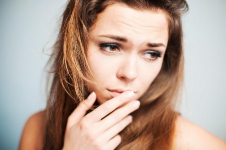 Девушка расстроена