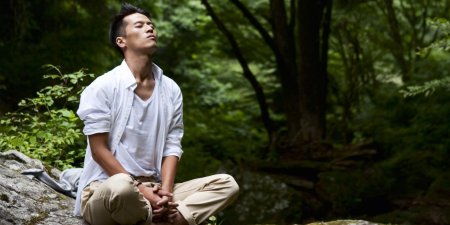 Медитация парень