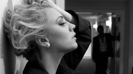 Обиженная женщина