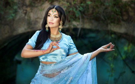 Красивые восточные женщины