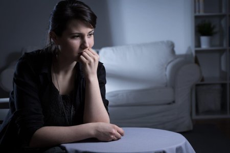 Грустная женщина