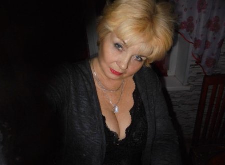 Взрослая женщина