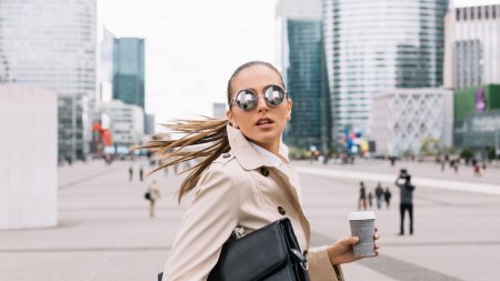 Современная женщина