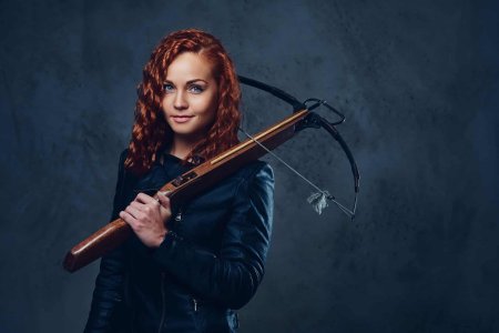 Рыжая женщина