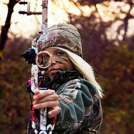 Фотосессия с арбалетом