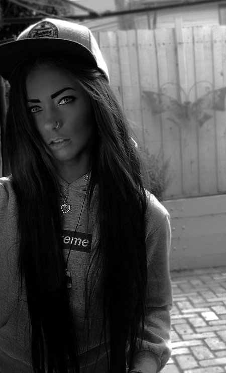 Крутая девушка