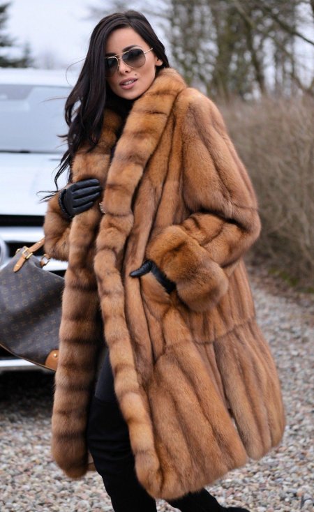 Шуба модная