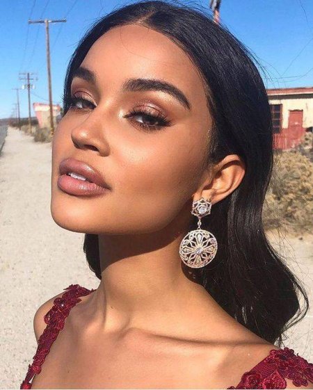 Макияж для смуглых брюнеток