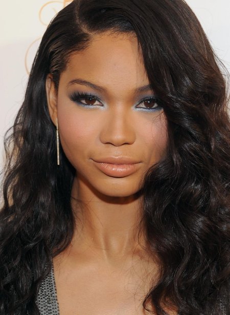 Девушка со смуглой кожей