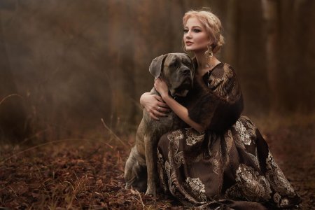 Блондинка с собакой