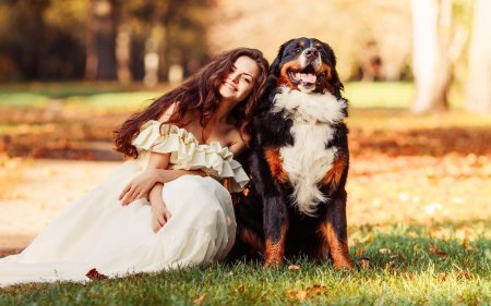 Девушки с собаками